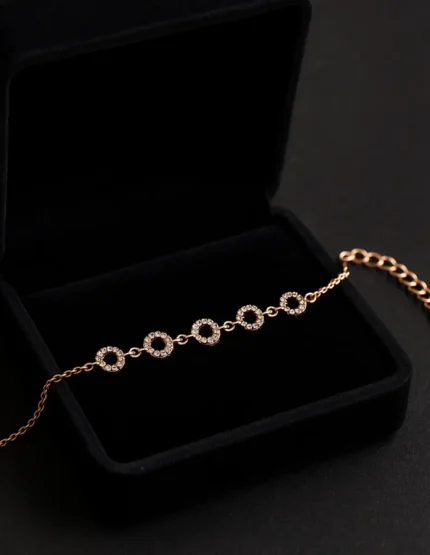 925 ayar gümüş taşlı halkalı bileklik, zarif ve ışıltılı tasarım kadın bileklik modeli