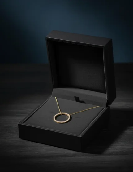 lüks hediye kutusunda pırlanta kesim zirkonlu sonsuz daire altın kolye