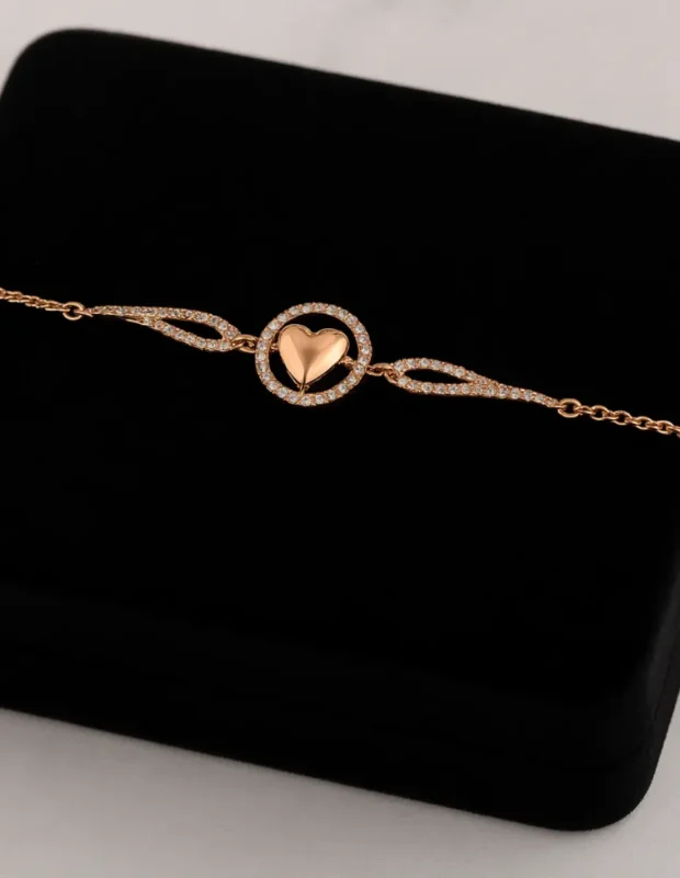 925 ayar gümüş rose gold kalpli bileklik kutusunda