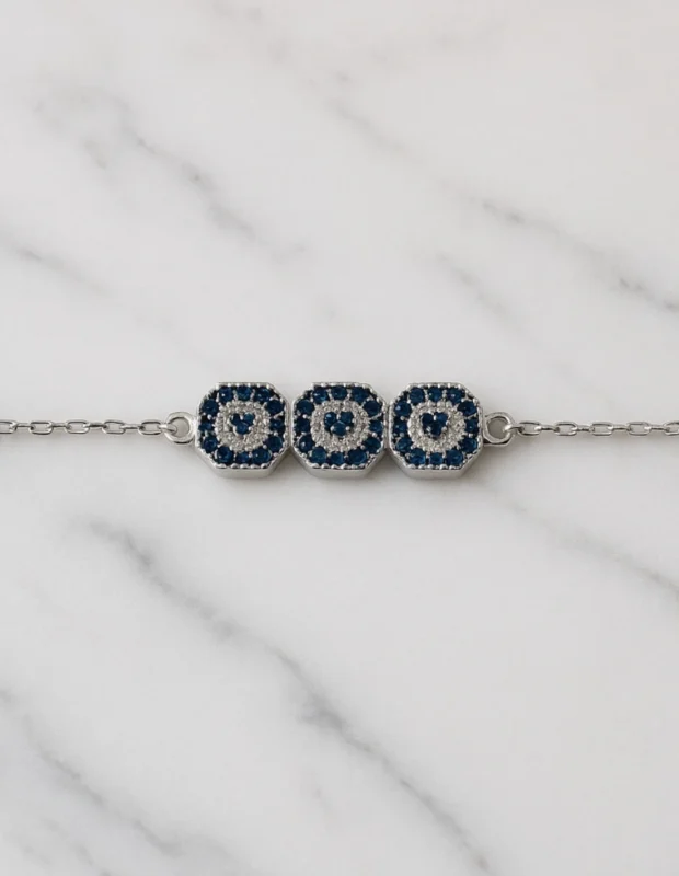 Lacivert taşlı 925 ayar gümüş kadın bileklik düz zeminde