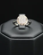 Silver 925 Yuvarlak Pavé Zirkon Halo Kadın Yüzük – siyah arka plan