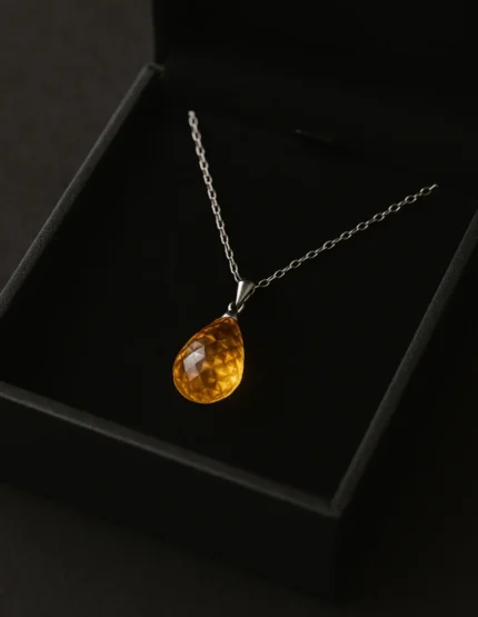 Silver 925 Kehribar Renk Değiştiren Damla Kesim Kadın Kolye | FitLiva – açık amber tonlarında